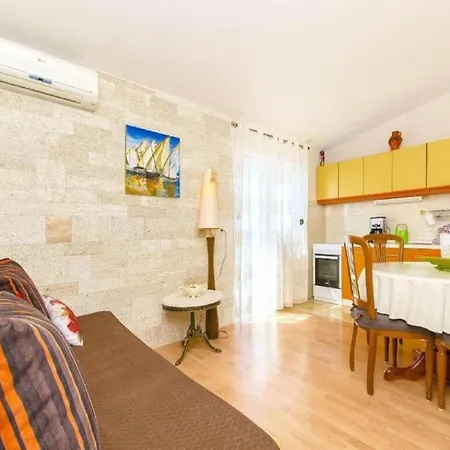 Nives - One Bedroom A2 Lägenhet *