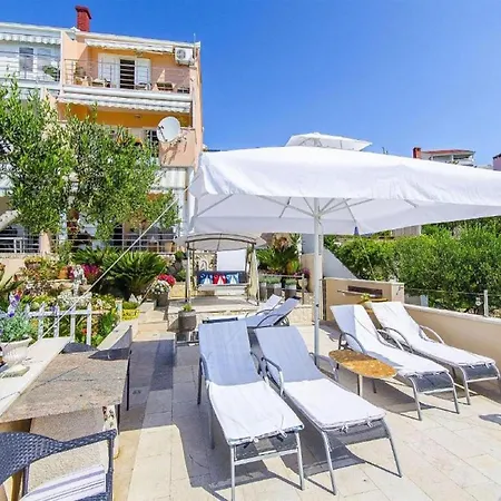 Nives - One Bedroom A2 * Trogir