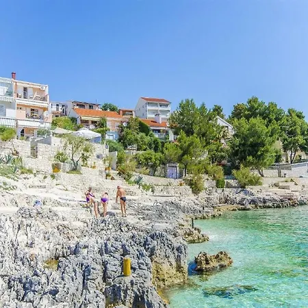 Nives - One Bedroom A2 * تروغير