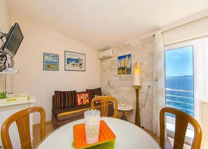 Nives - One Bedroom A2 公寓